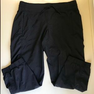 Athleta Jogger Style Cropped Pants